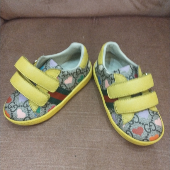 Shoes - Picture 5 of 5